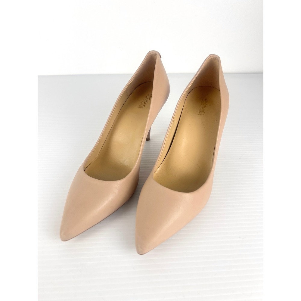 MICHAEL Michael Kors Nude Leather Pointed Toe Pumps Heels Size 9 Tan Gold Logo